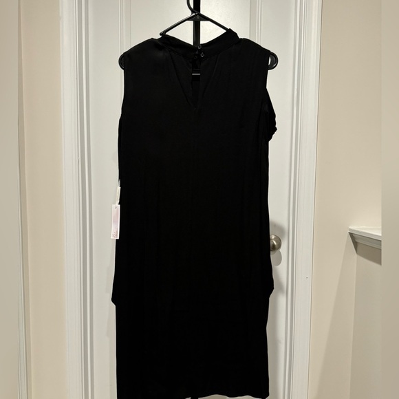 Chelsea28 Women’s Black Cold Shoulder Sheath Dress - Picture 5 of 6